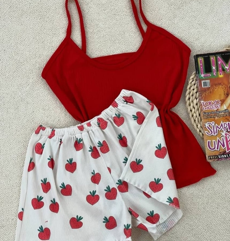 ست تاپ و شورتک توت فرنگی با بهترین قیمت و کیفیت